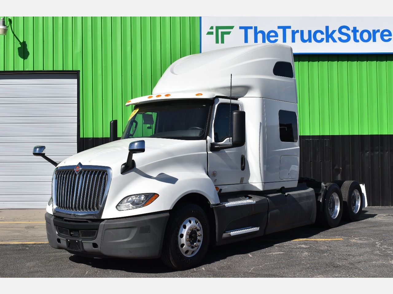 2020 INTERNATIONAL LT625 Sleeper #2153