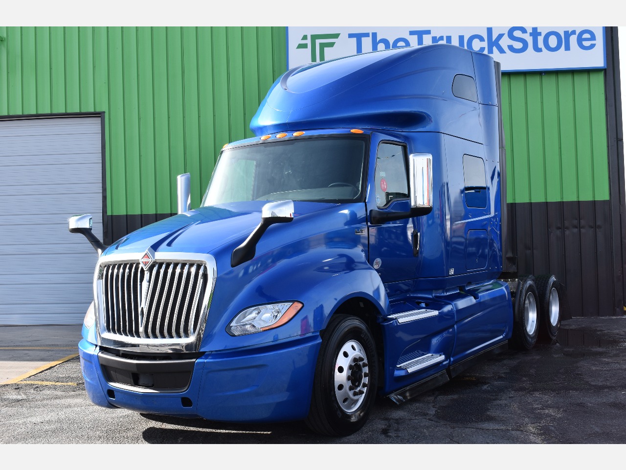 2022 INTERNATIONAL LT625 Sleeper #3035