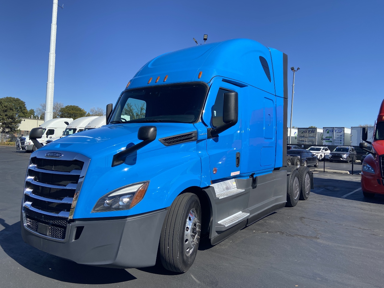 2021 FREIGHTLINER Cascadia CA126 Sleeper