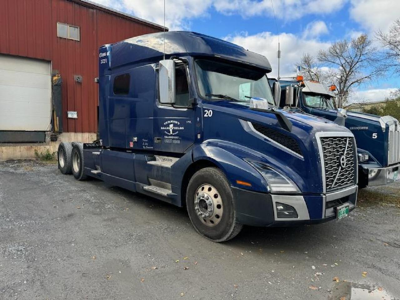 2021 VOLVO VNL64T740 * Sleeper