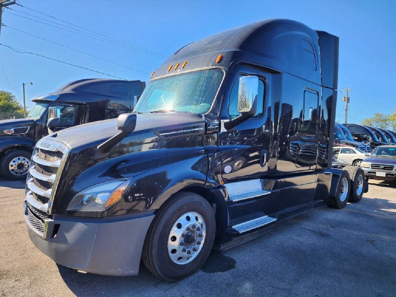 2019 FREIGHTLINER Cascadia CA126 Sleeper