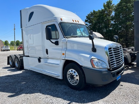 2017 FREIGHTLINER CAS125SLP Tandem Axle Sleeper