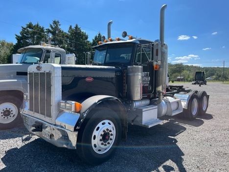 2004 PETERBILT 379 Tandem Axle Daycab