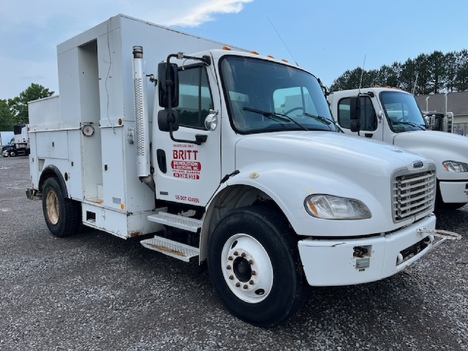 2004 FREIGHTLINER M2 BUSINESS CLASS 106 Service - Utility Truck