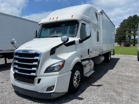 2019 FREIGHTLINER CAS 126 EXP Box Van Truck