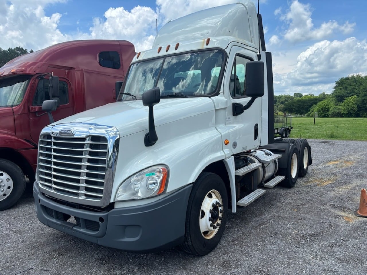 2018 FREIGHTLINER CASCADIA 125 Daycab #3437