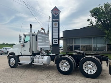 USED 2021 INTERNATIONAL HX DAYCAB TRUCK #3225-2