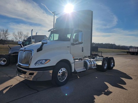 NEW 2025 INTERNATIONAL LT DAYCAB TRUCK #3241-3