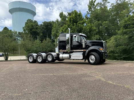 USED 2023 INTERNATIONAL HX 520 SLEEPER TRUCK #3263-10