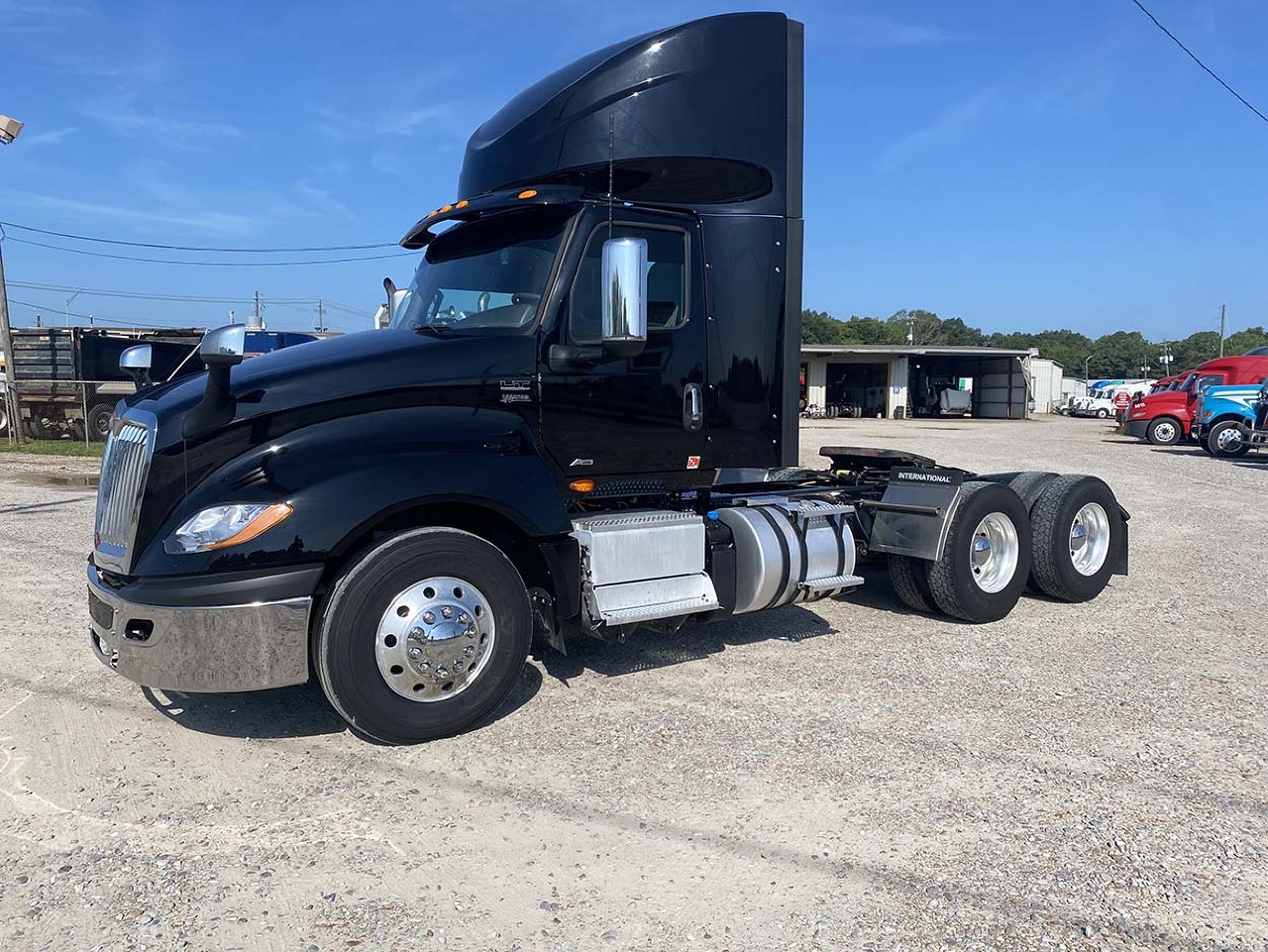 USED 2022 INTERNATIONAL LT DAYCAB TRUCK #3296