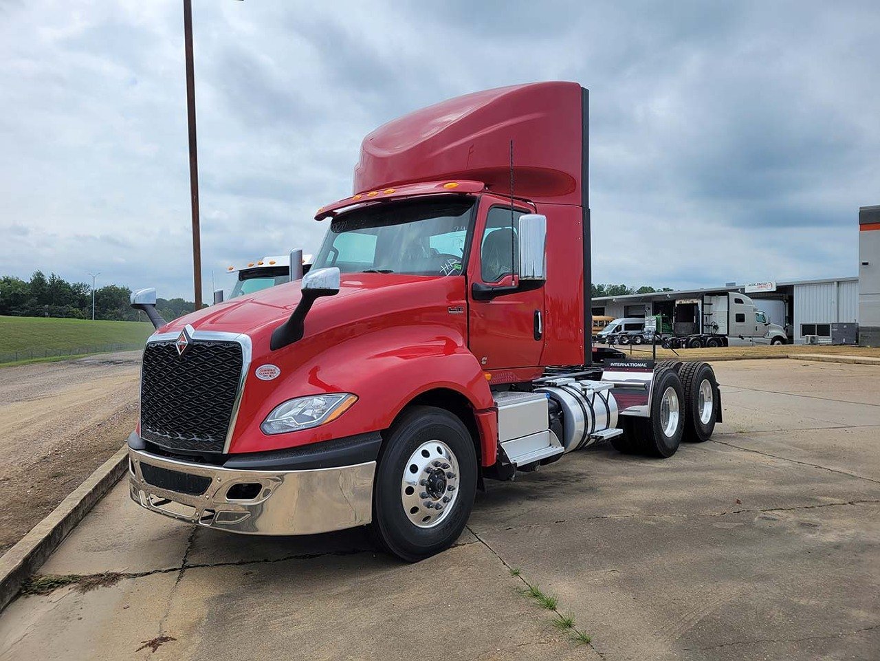 NEW 2025 INTERNATIONAL LT DAYCAB TRUCK #3308