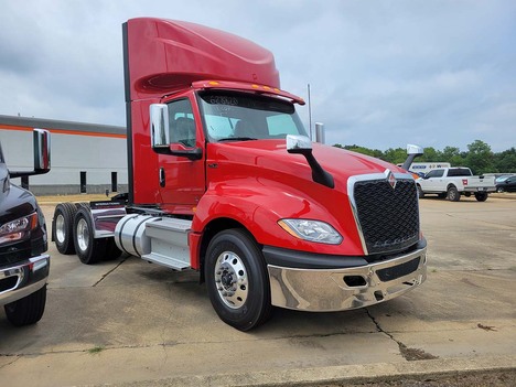 NEW 2025 INTERNATIONAL LT DAYCAB TRUCK #3308-4