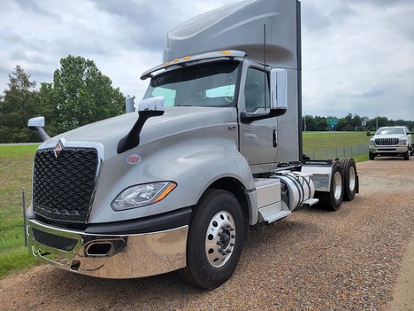 NEW 2025 INTERNATIONAL LT DAYCAB TRUCK #3309-2