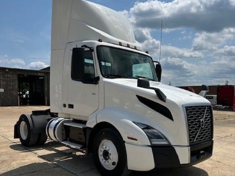 USED 2019 VOLVO VNL DAYCAB TRUCK #3348-3