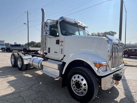 USED 2020 INTERNATIONAL HX DAYCAB TRUCK #3353-1