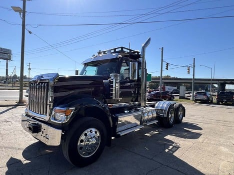 NEW 2025 INTERNATIONAL HX 520 DAYCAB TRUCK #3372-3