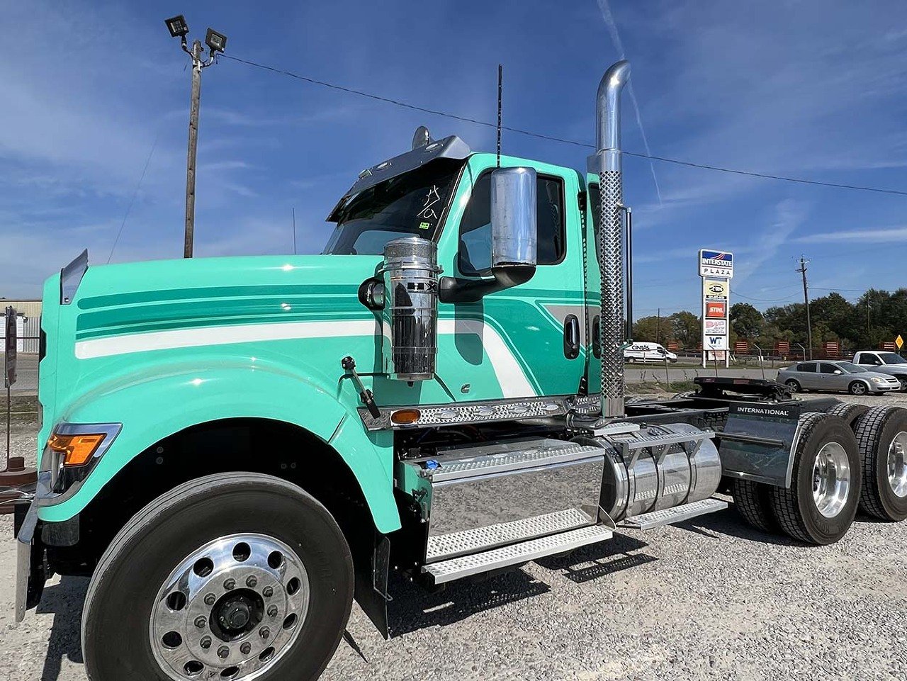 NEW 2025 INTERNATIONAL HX 520 DAYCAB TRUCK #3410