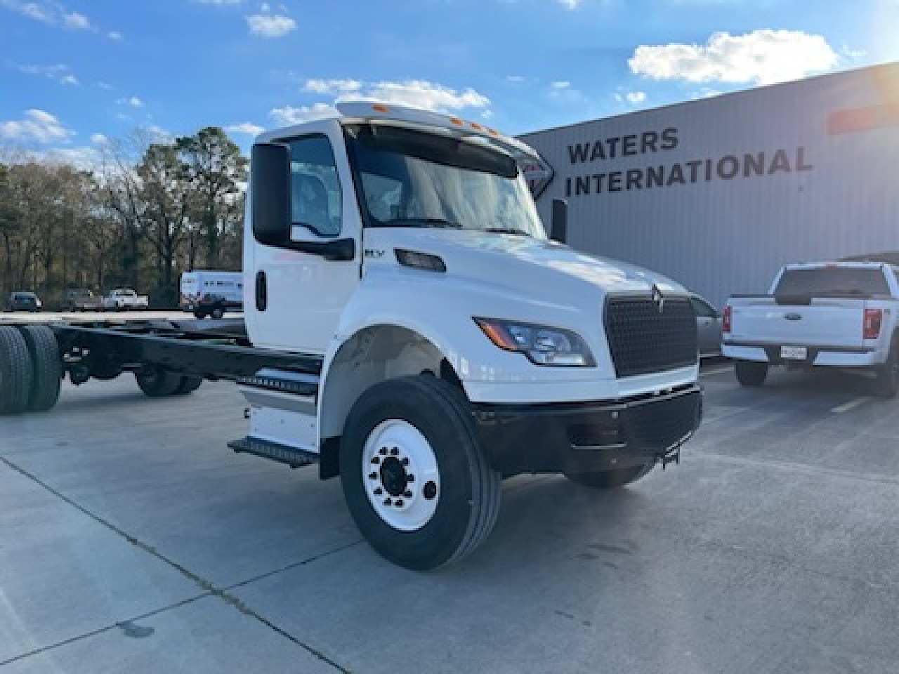 NEW 2025 INTERNATIONAL MV CAB CHASSIS TRUCK #3487