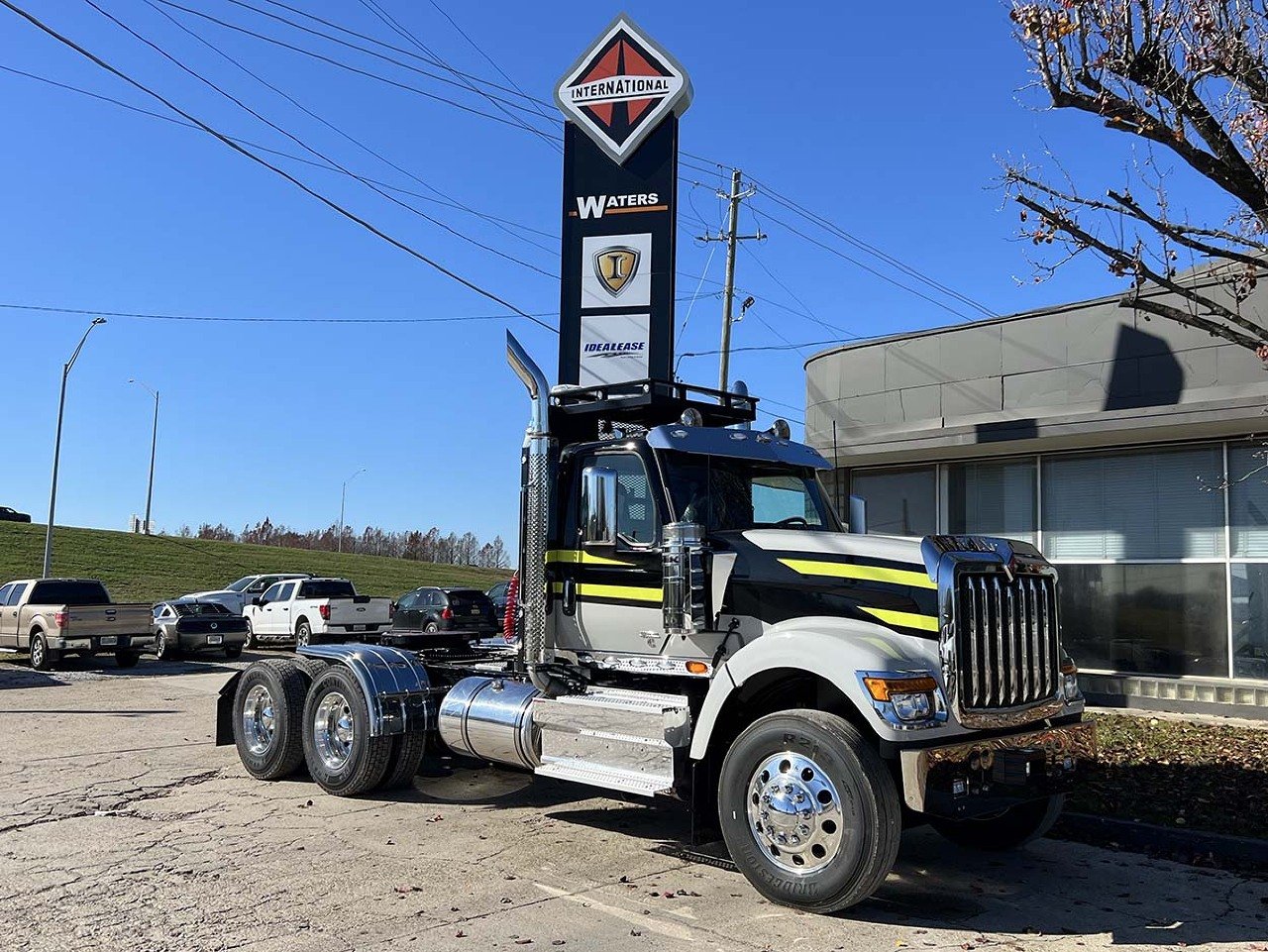 NEW 2025 INTERNATIONAL HX 520 DAYCAB TRUCK #3585