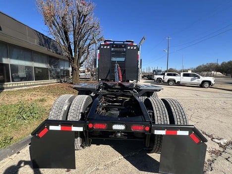 NEW 2025 INTERNATIONAL HX 520 DAYCAB TRUCK #3585-4