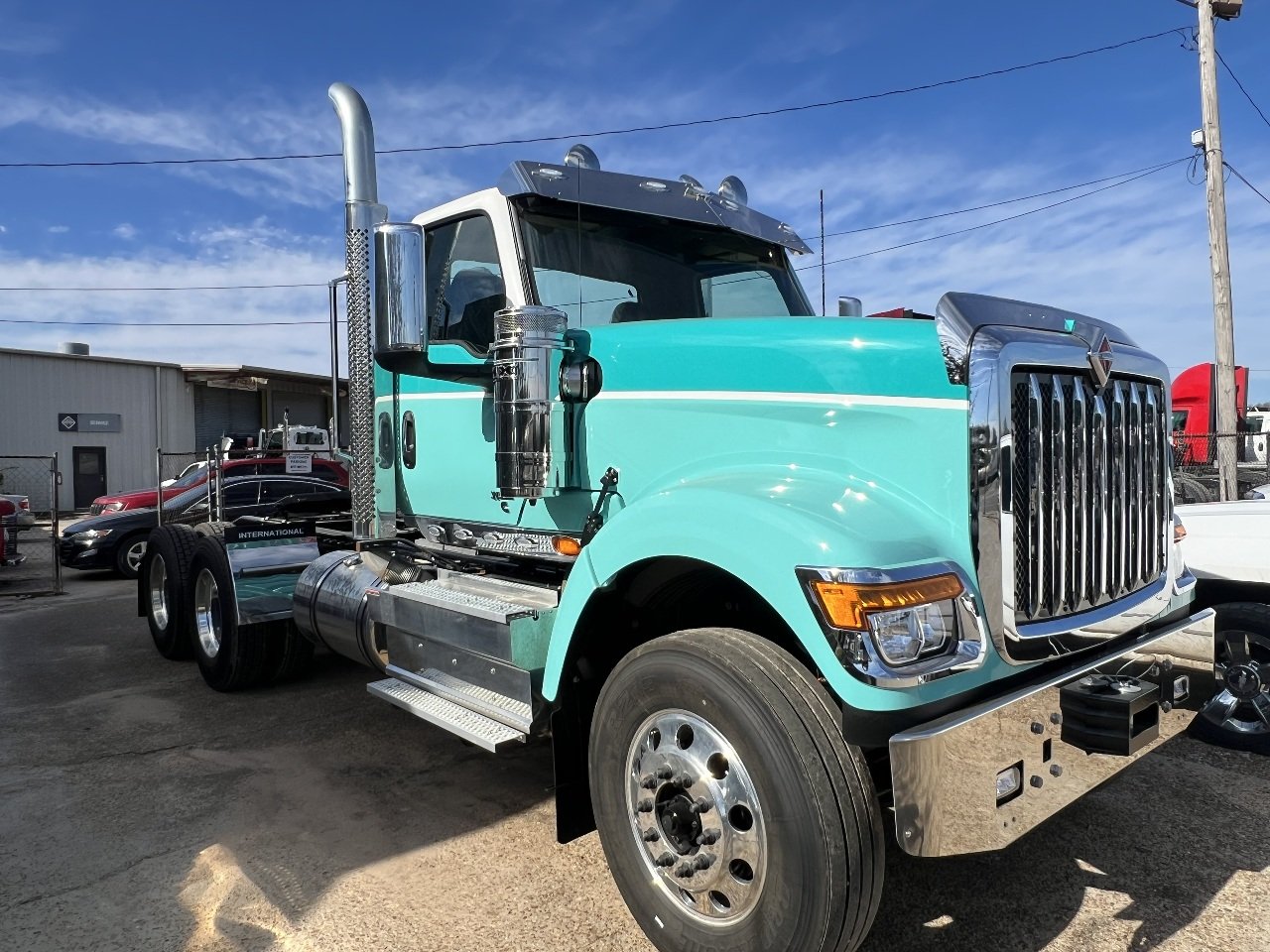 NEW 2025 INTERNATIONAL HX 520 DAYCAB TRUCK #3586