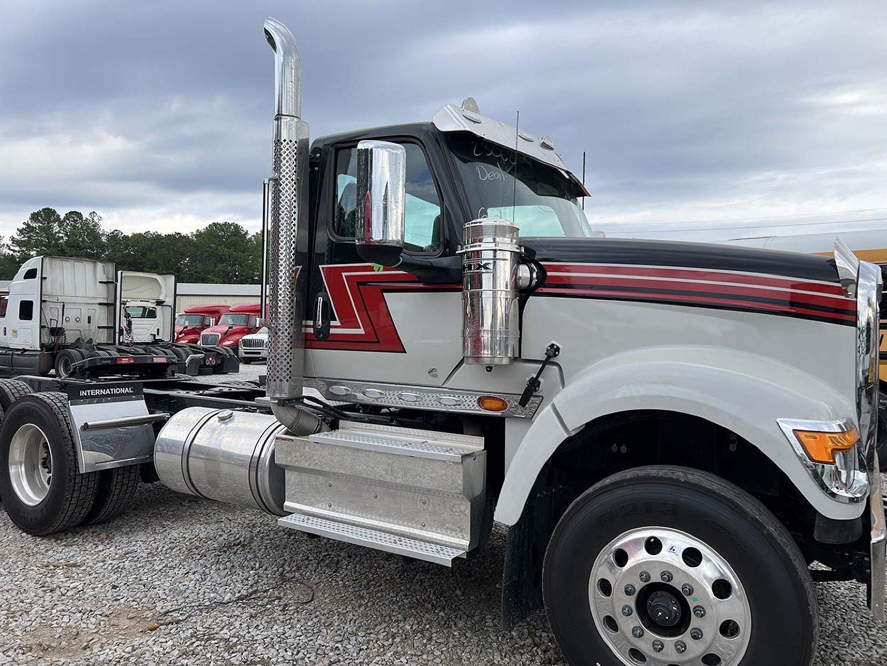 NEW 2025 INTERNATIONAL HX 520 DAYCAB TRUCK #3590