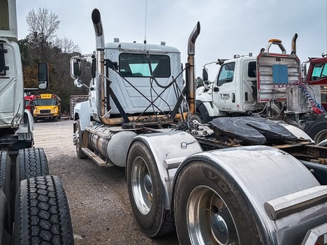 USED 2019 MACK CHU613 DAYCAB TRUCK #3661-3