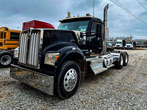 USED 2020 KENWORTH W990 DAYCAB TRUCK #3664-1