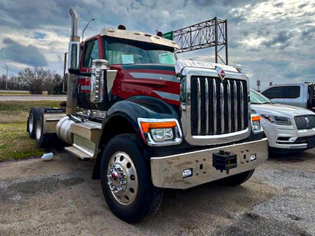 USED 2023 INTERNATIONAL HX 520 DAYCAB TRUCK #3670