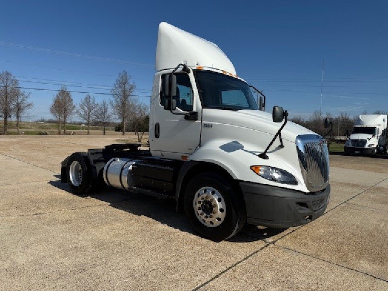 USED 2019 INTERNATIONAL RH 613 DAYCAB TRUCK #3679